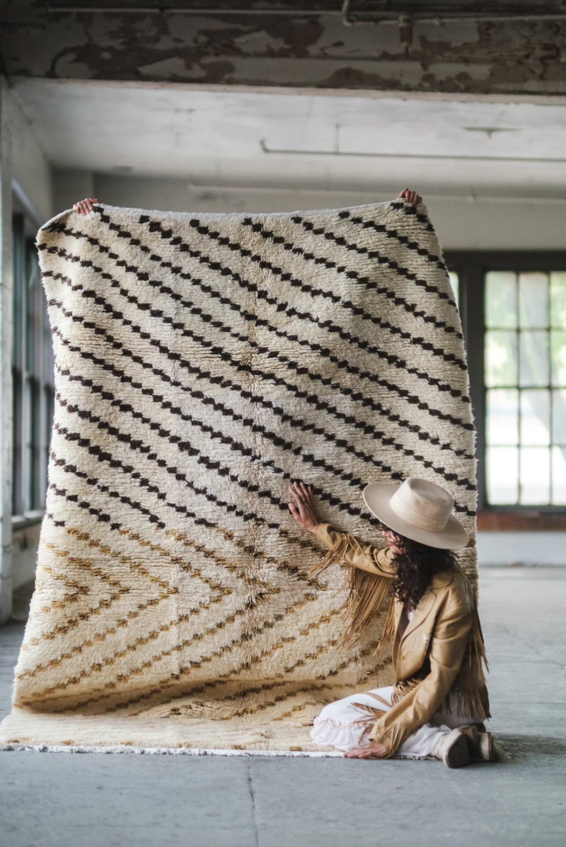 LA CRÈME AREA RUG