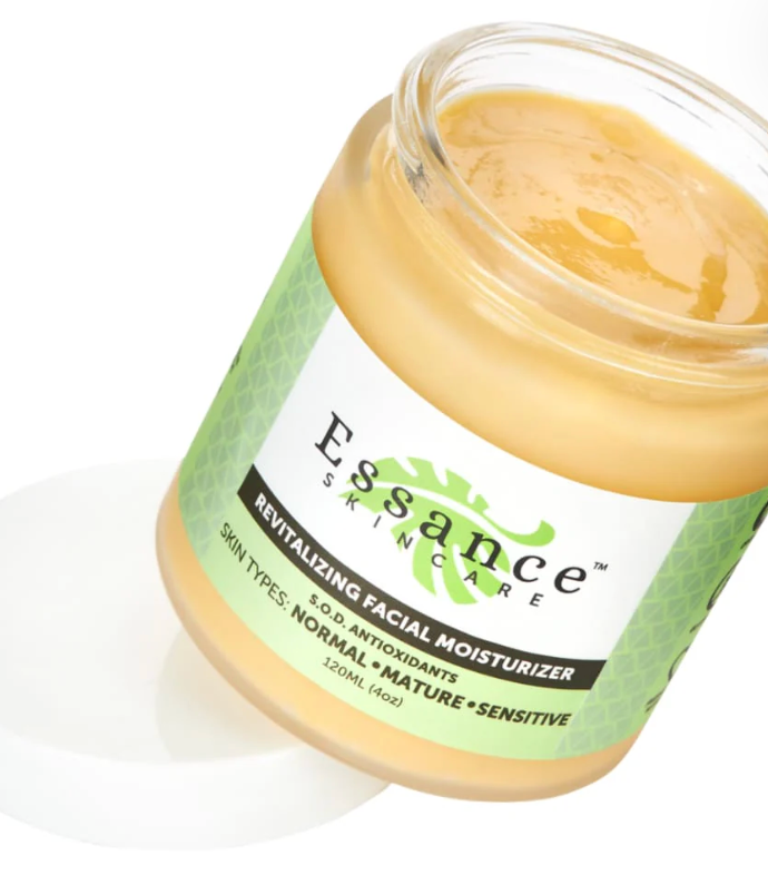 Essance Skincare: Revitalizing Facial Moisterizer