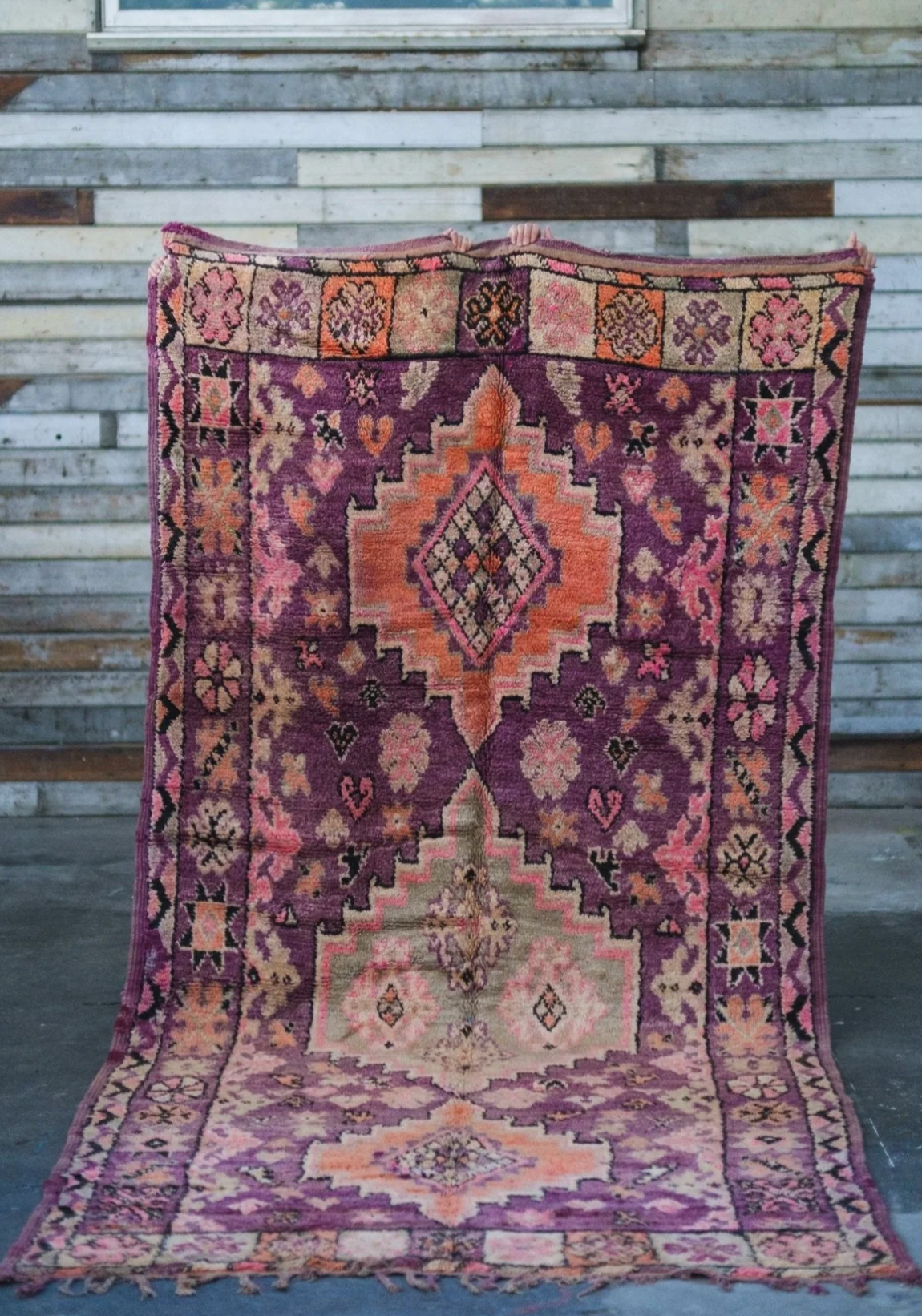 STAR EMBLEM AREA RUG