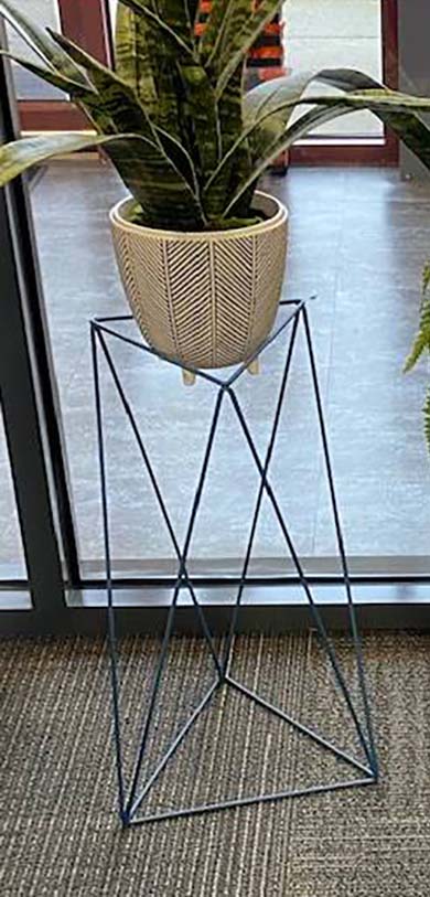 Tri Quad 22" Plant Stand