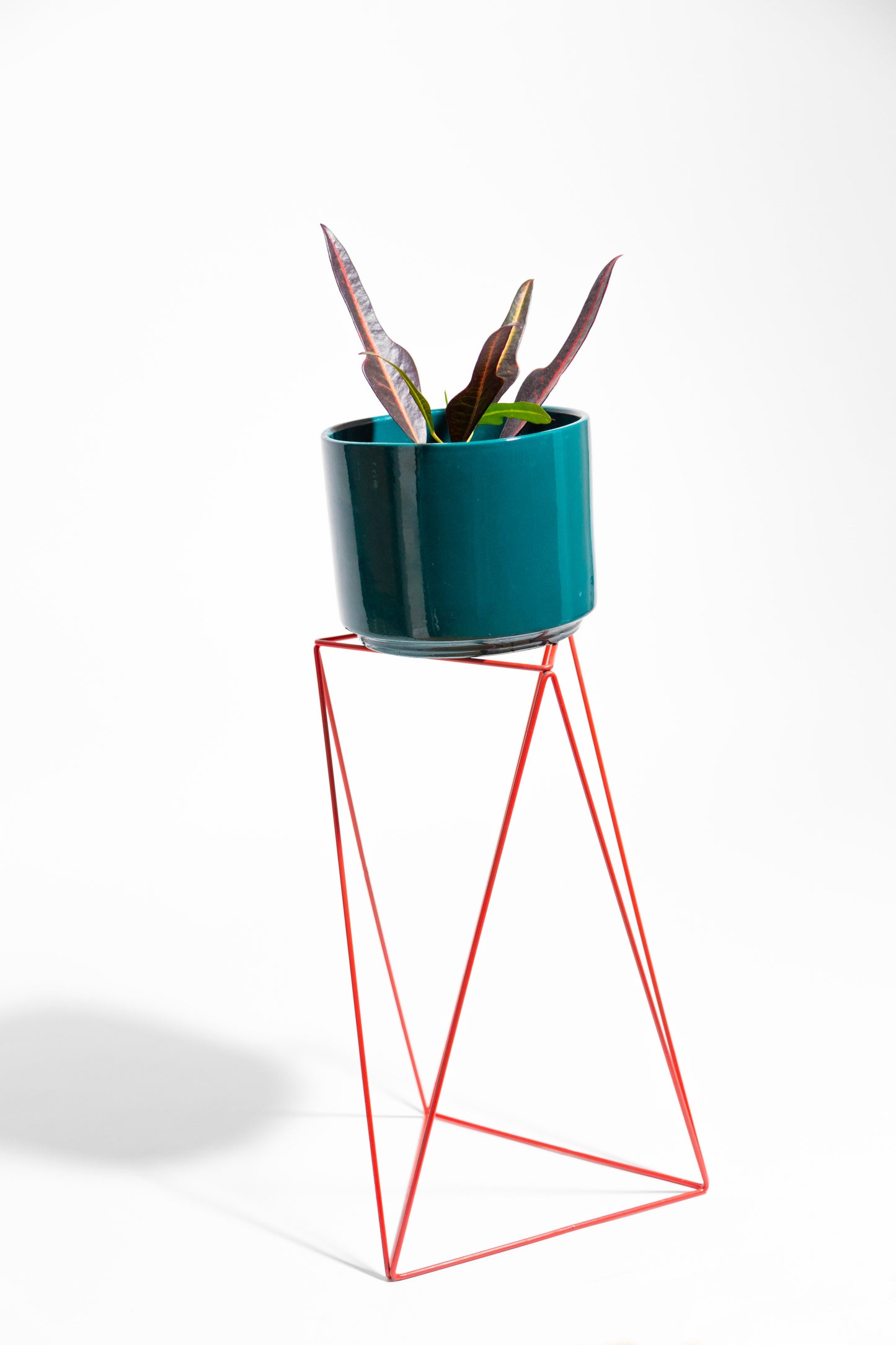 Tri Quad 22" Plant Stand