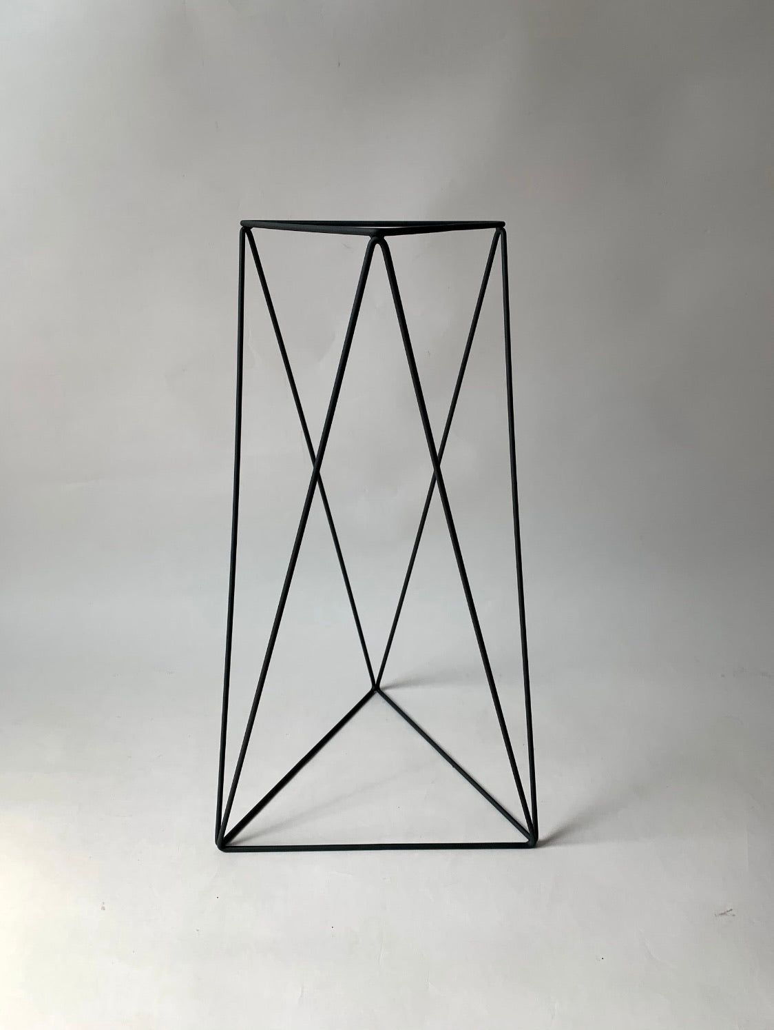 Tri Quad 22" Plant Stand