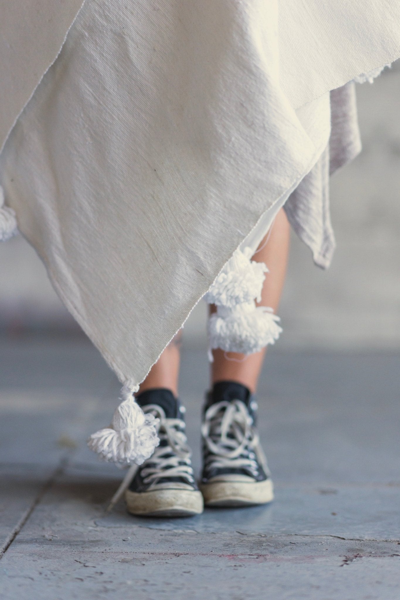 White Pom Pom Blanket - Modern Myth Decor