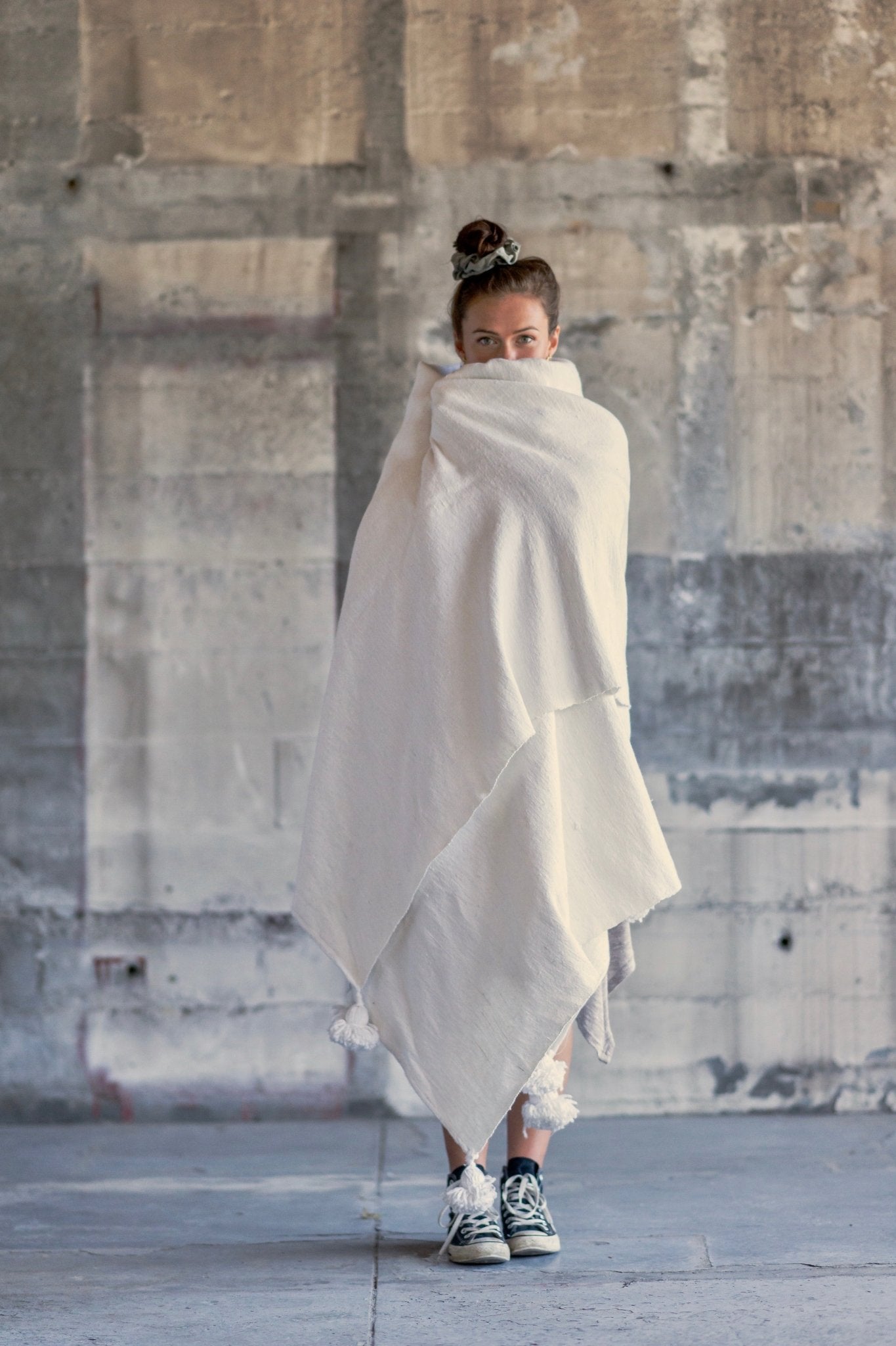 White Pom Pom Blanket - Modern Myth Decor